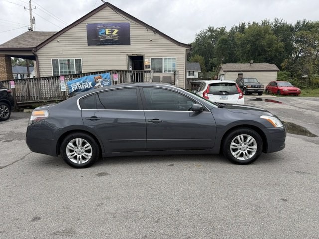 2010 Nissan Altima Image 2