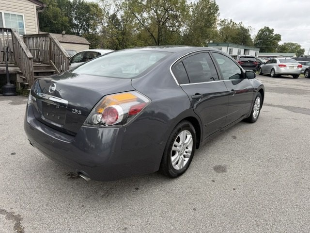 2010 Nissan Altima Image 3