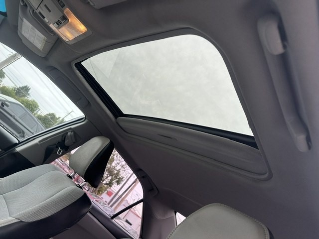 2016 Toyota Camry Image 10