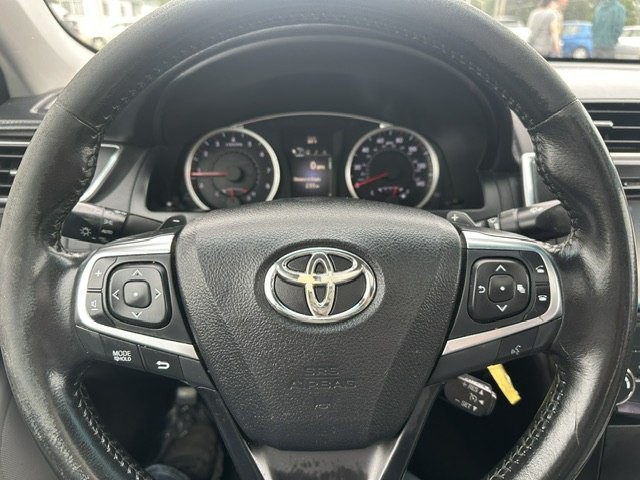 2016 Toyota Camry Image 12