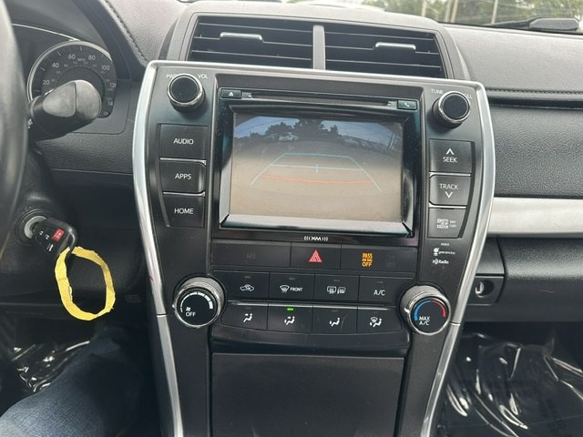 2016 Toyota Camry Image 16