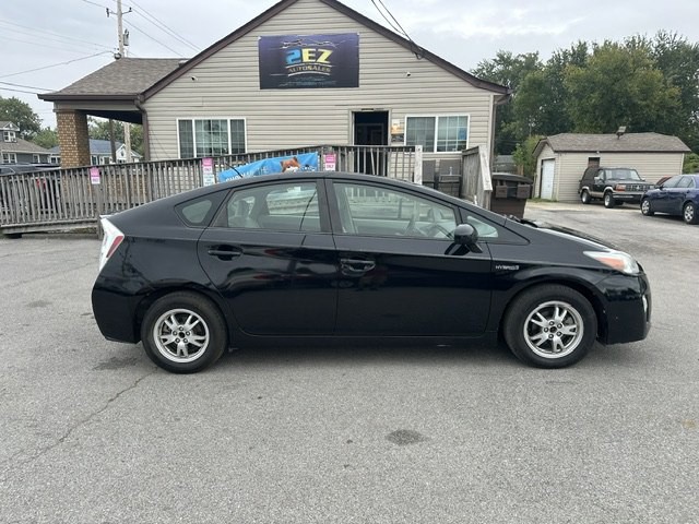 2011 Toyota Prius Image 2