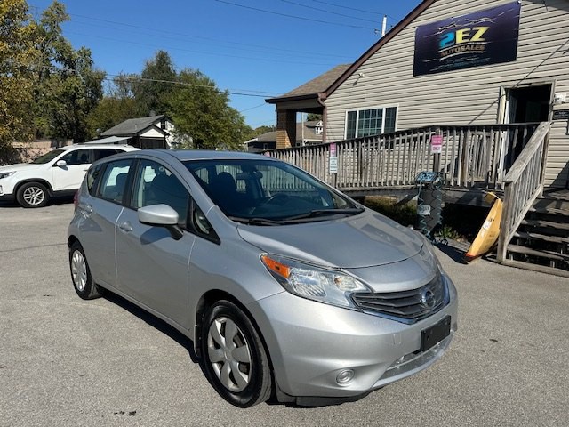 2015 Nissan Versa Image 1