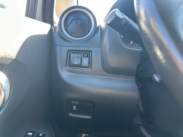 2015 Nissan Versa Image 13