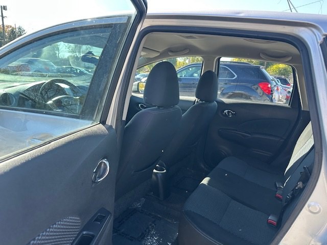 2015 Nissan Versa Image 16