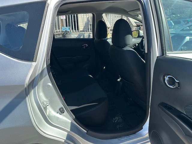 2015 Nissan Versa Image 18