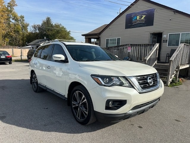 2017 Nissan Pathfinder Image 1