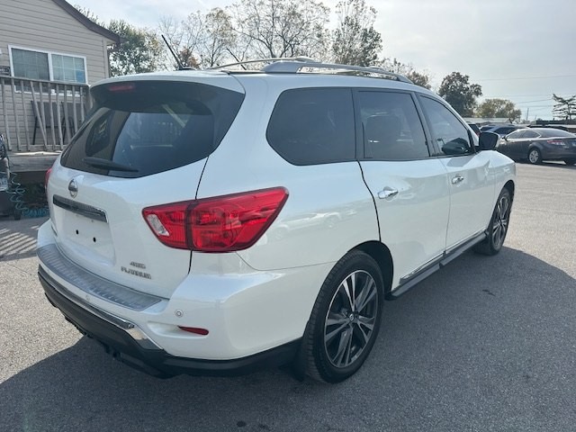 2017 Nissan Pathfinder Image 3