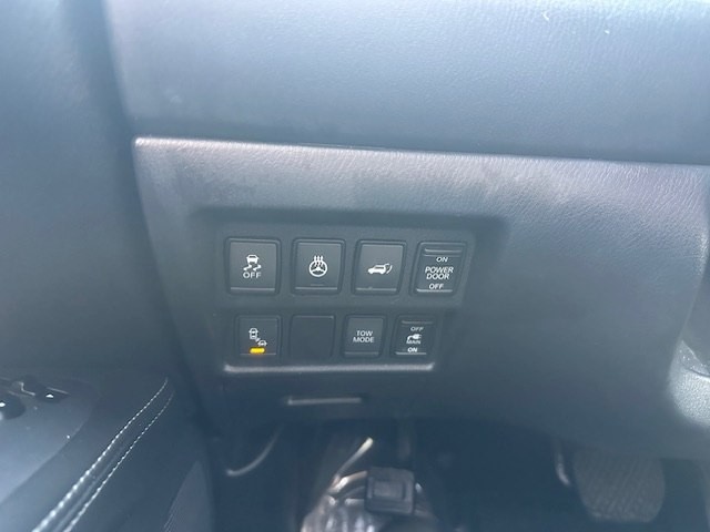 2017 Nissan Pathfinder Image 16