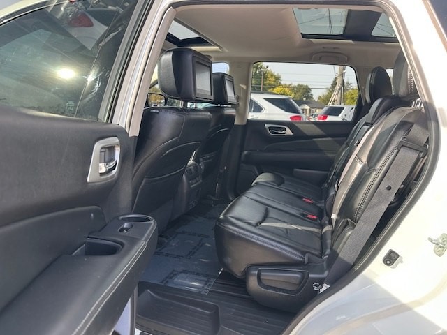 2017 Nissan Pathfinder Image 19