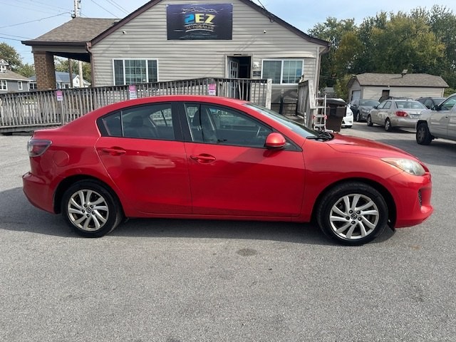 2013 Mazda Mazda3 Image 2