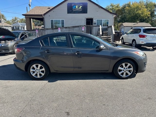 2010 Mazda Mazda3 Image 2