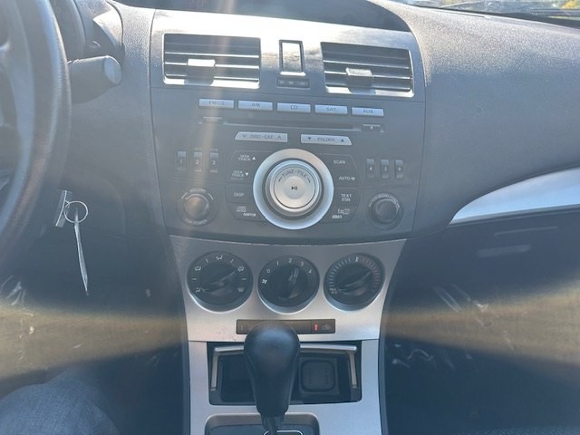 2010 Mazda Mazda3 Image 13
