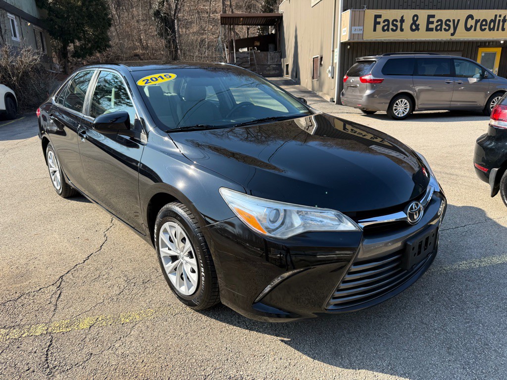 2015 Toyota Camry Image 1