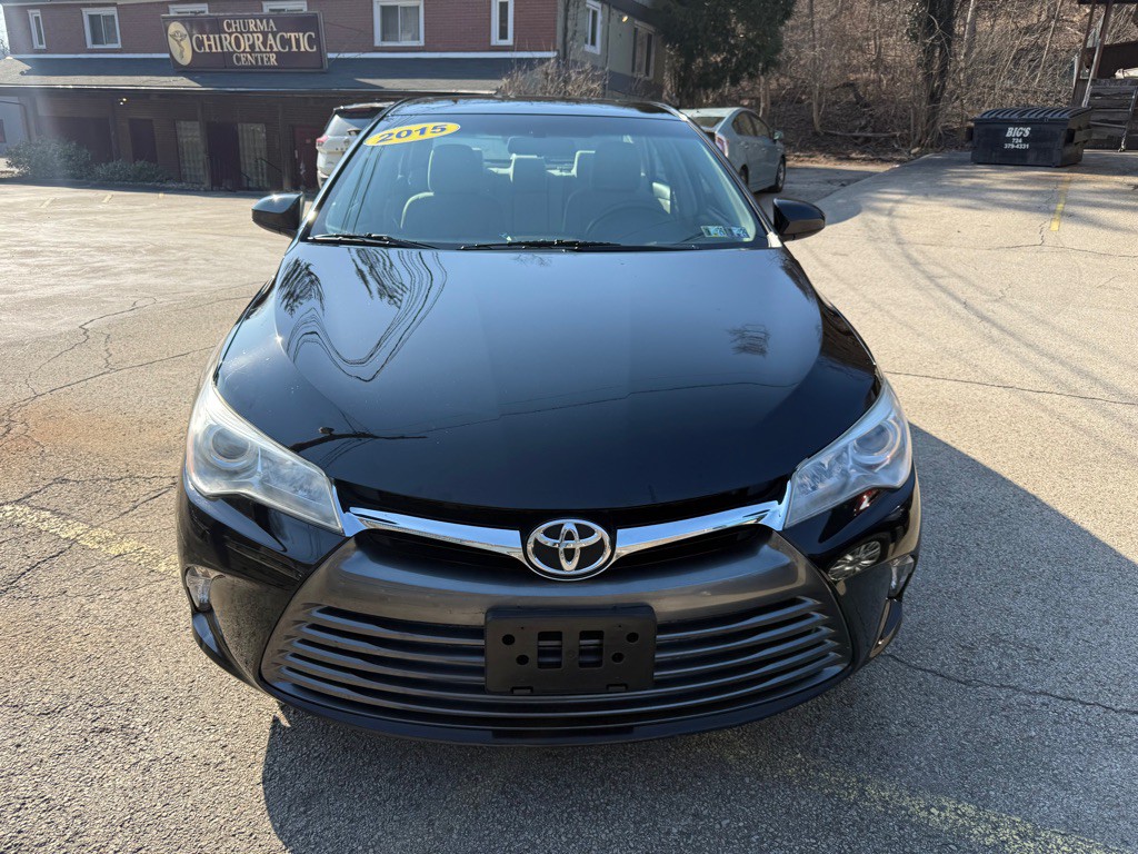 2015 Toyota Camry Image 2