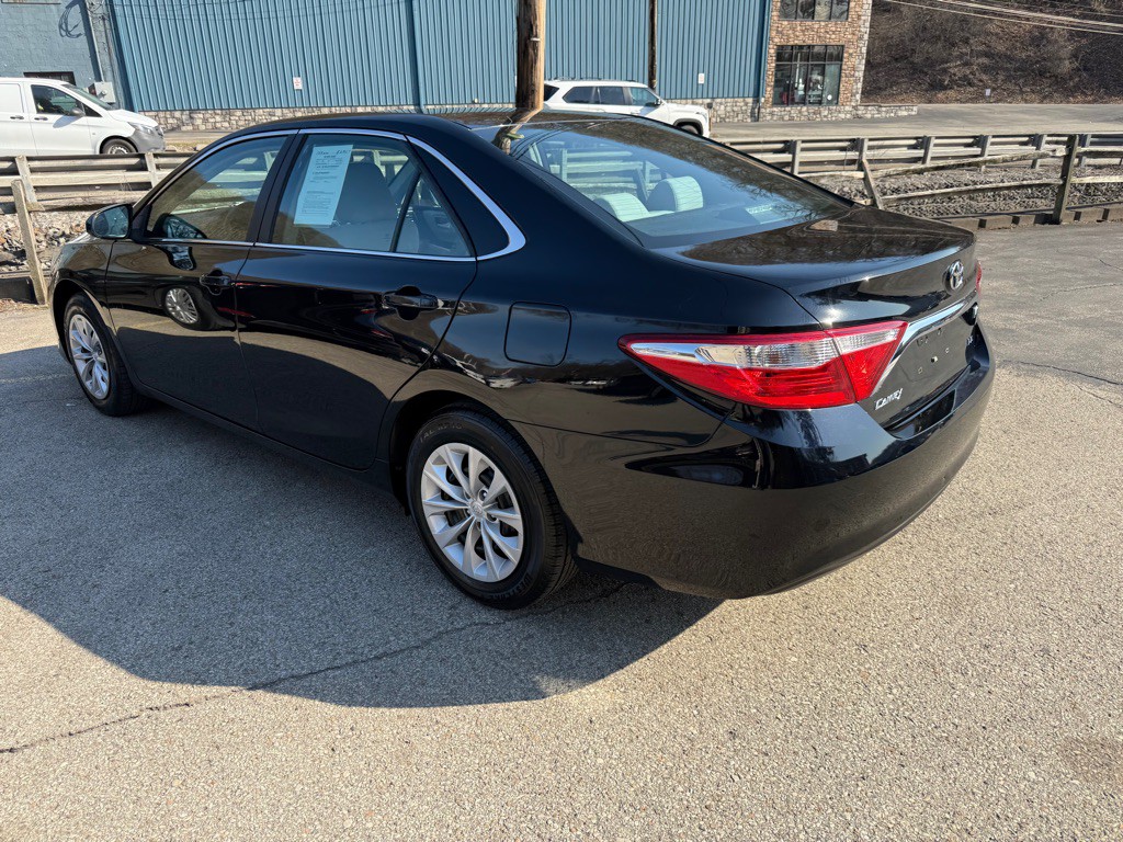 2015 Toyota Camry Image 5
