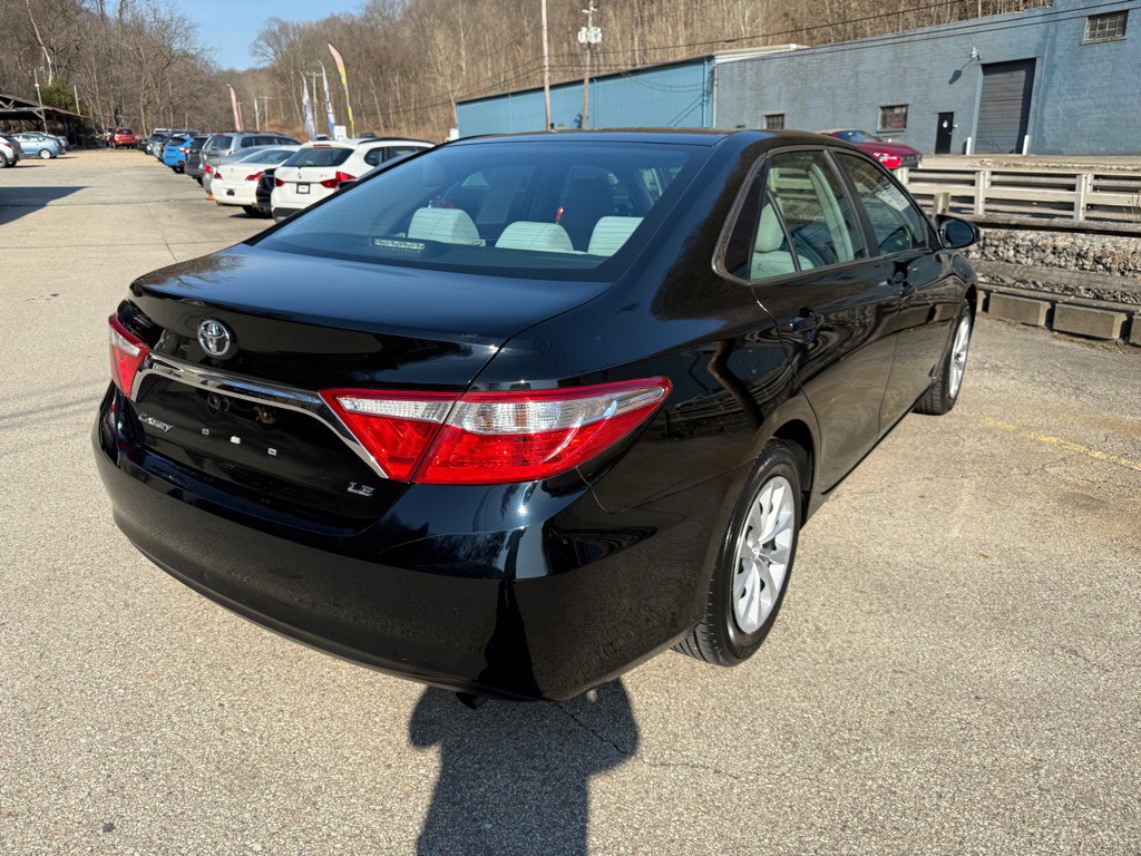 2015 Toyota Camry Image 7
