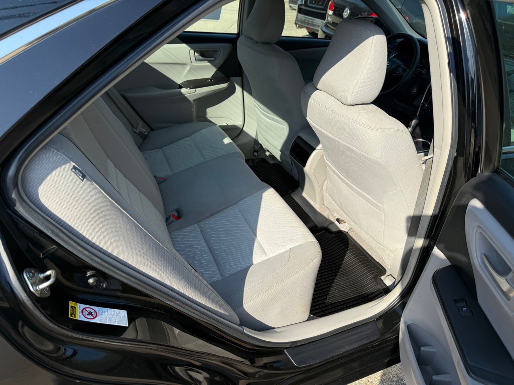 2015 Toyota Camry Image 13