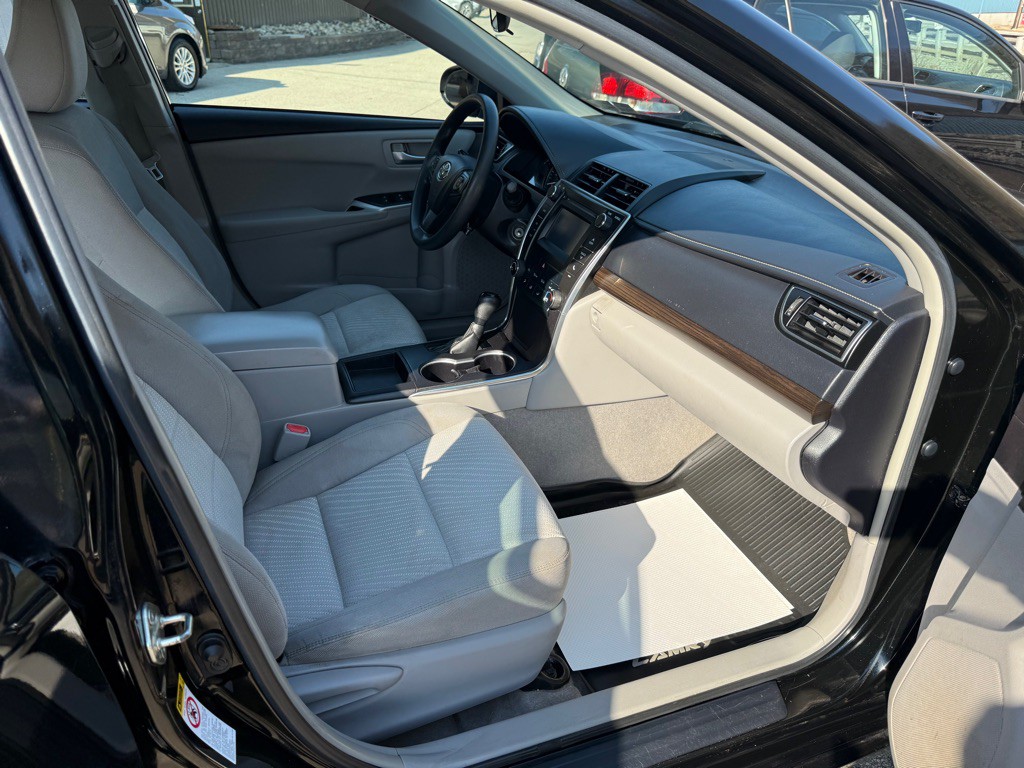 2015 Toyota Camry Image 14