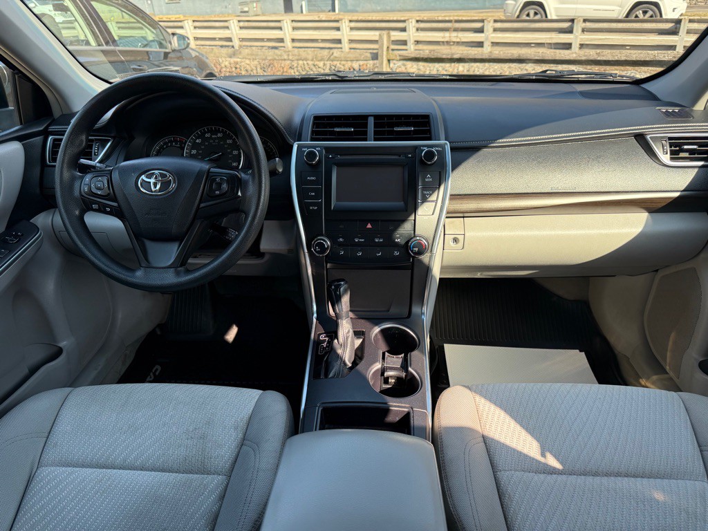 2015 Toyota Camry Image 15