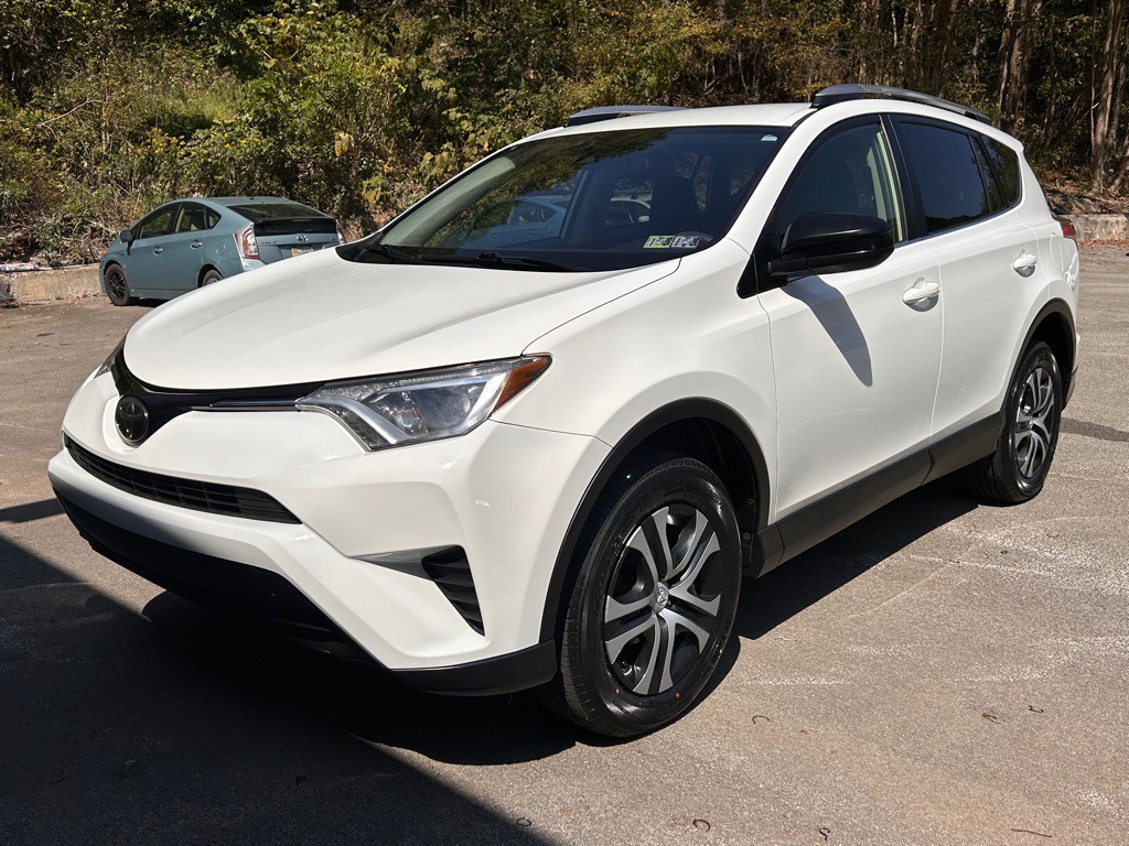 2017 Toyota Rav4 Image 3