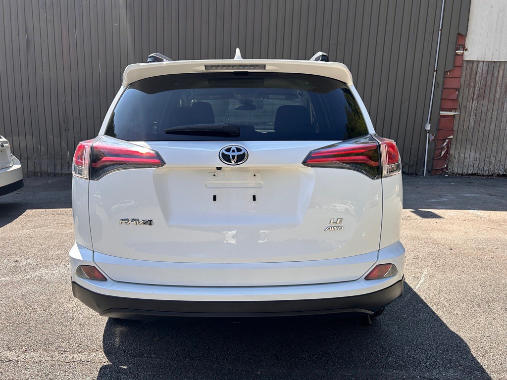 2017 Toyota Rav4 Image 6