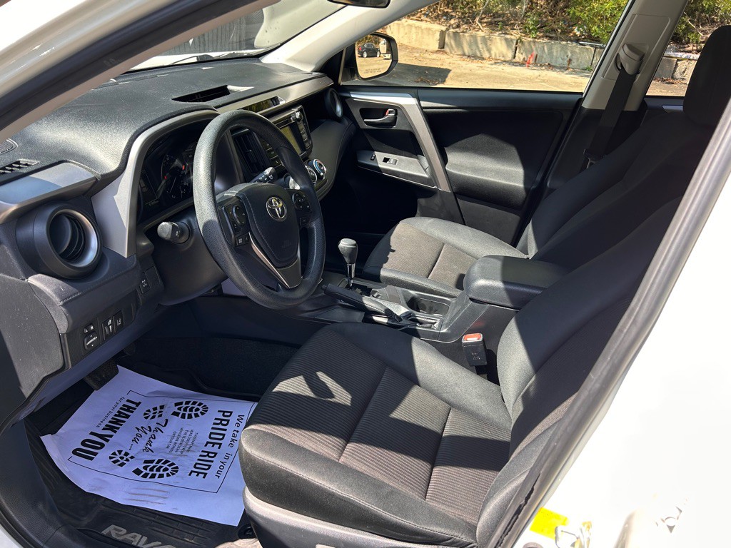 2017 Toyota Rav4 Image 9