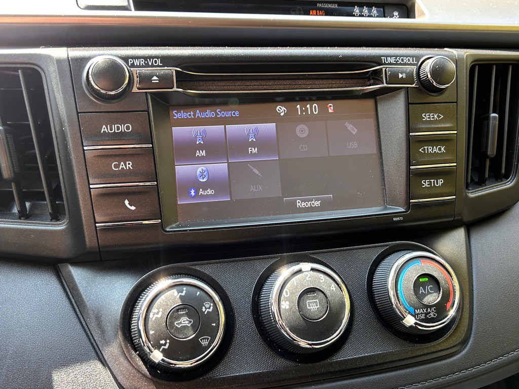 2017 Toyota Rav4 Image 15
