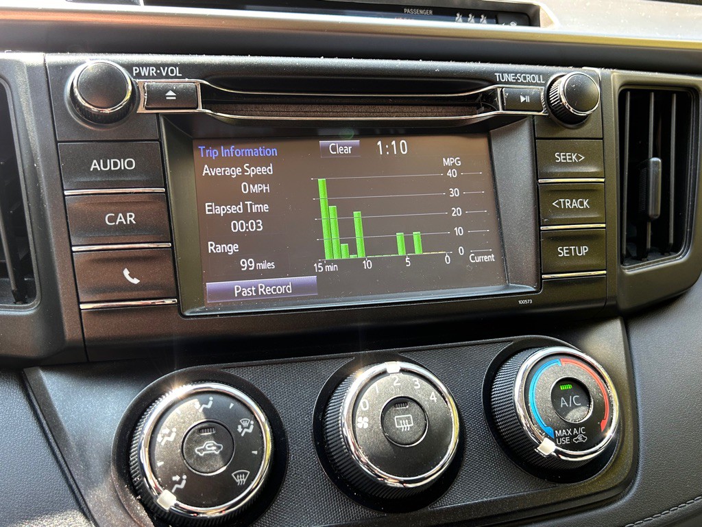 2017 Toyota Rav4 Image 16