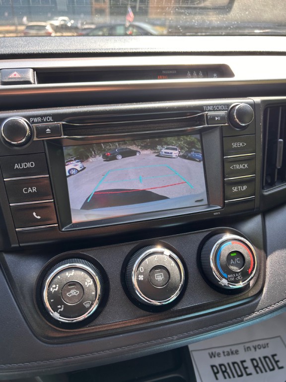 2017 Toyota Rav4 Image 24