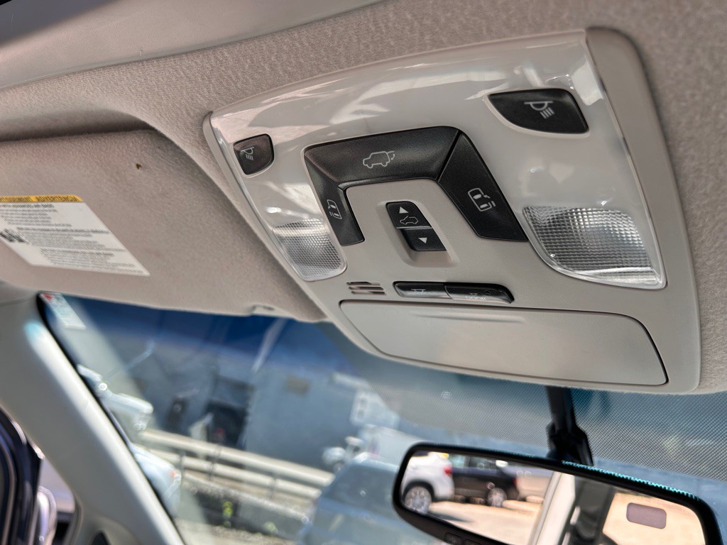 2011 Toyota Sienna Image 12