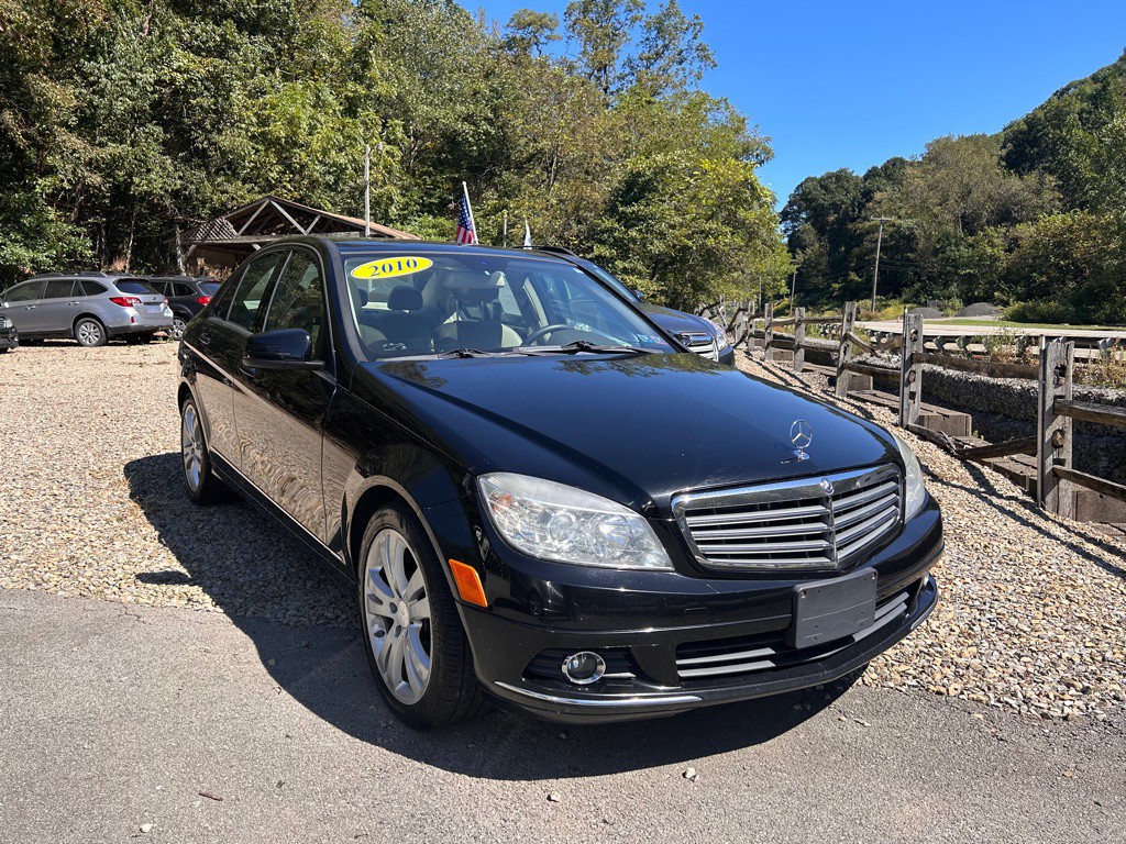 2010 Mercedes-Benz C-Class Image 1