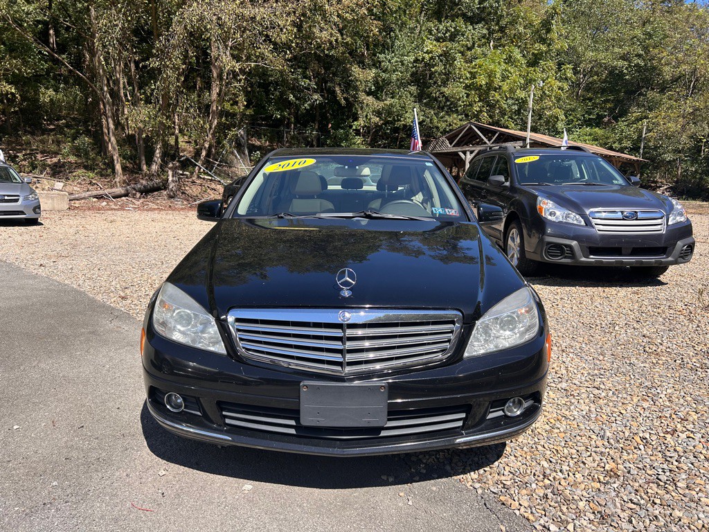 2010 Mercedes-Benz C-Class Image 2
