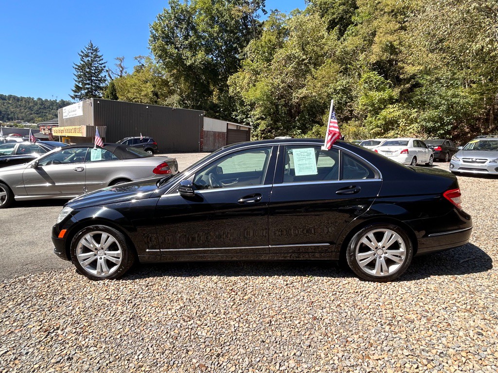 2010 Mercedes-Benz C-Class Image 4