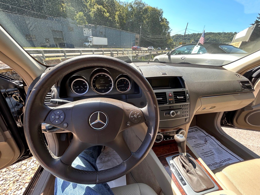 2010 Mercedes-Benz C-Class Image 15