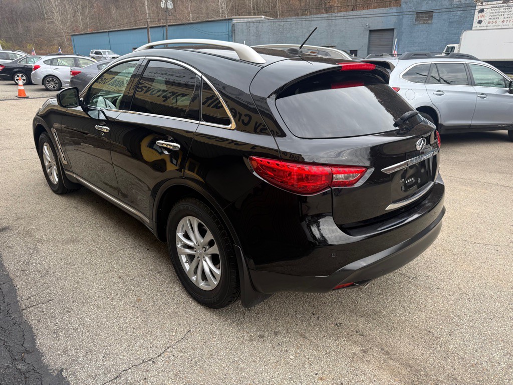 2010 INFINITI FX35 Image 4
