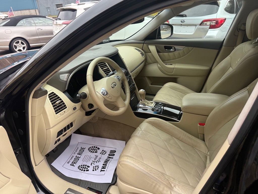 2010 INFINITI FX35 Image 13