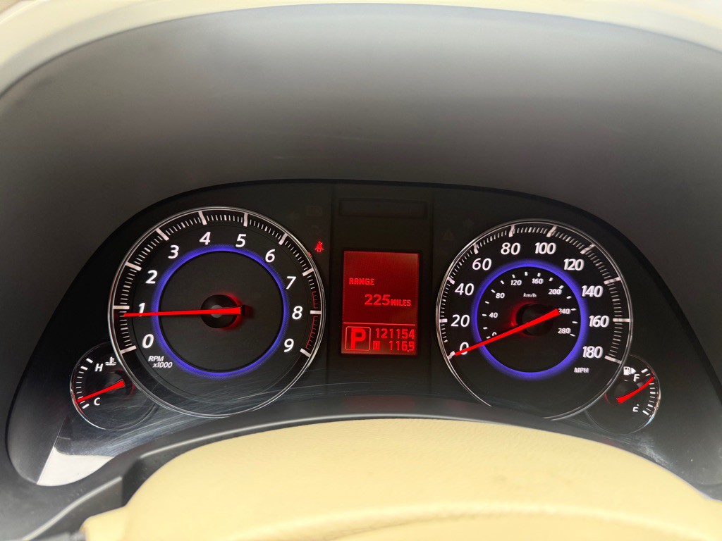 2010 INFINITI FX35 Image 25