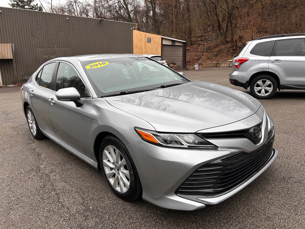 2018 Toyota Camry Image 1