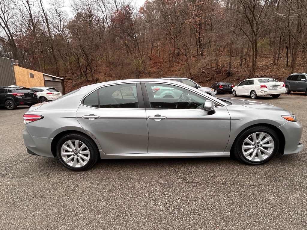 2018 Toyota Camry Image 8