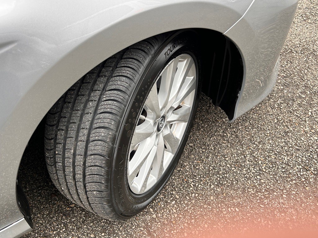 2018 Toyota Camry Image 17