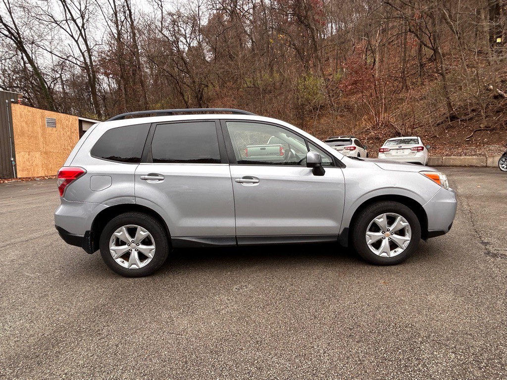 2014 Subaru Forester Image 8