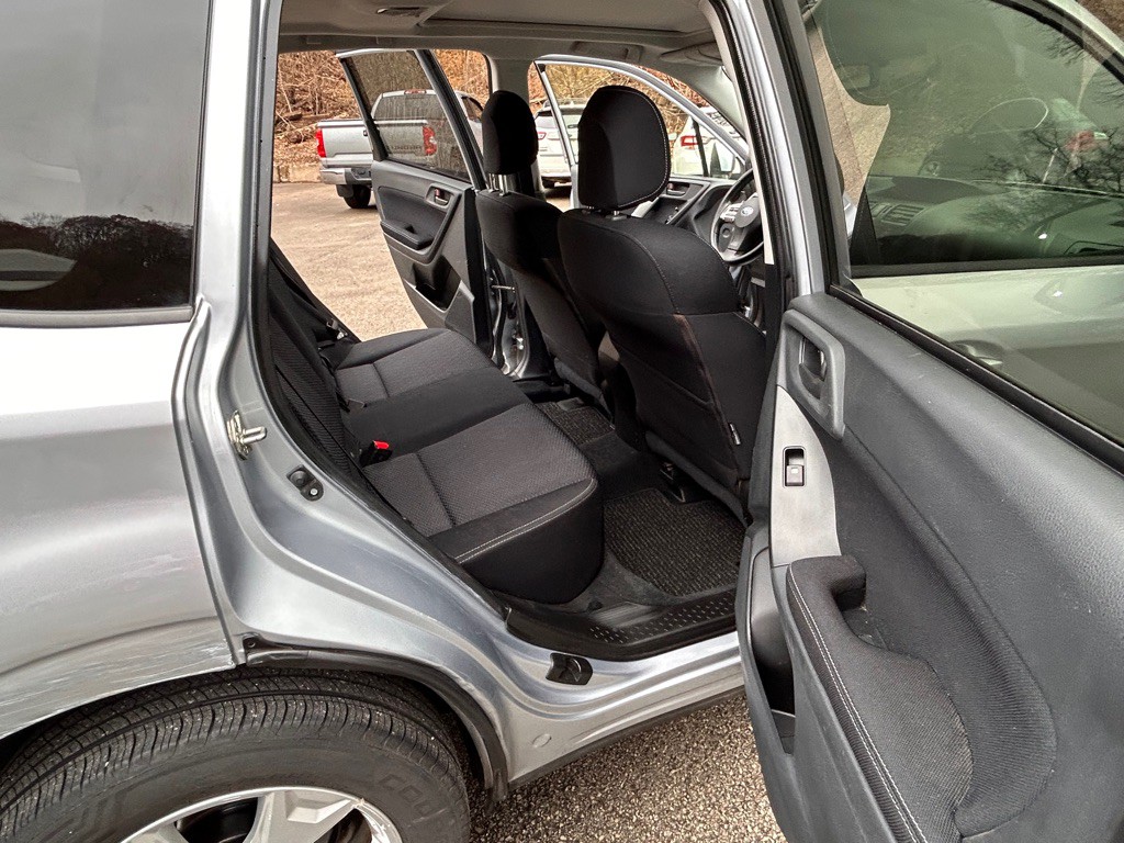 2014 Subaru Forester Image 12