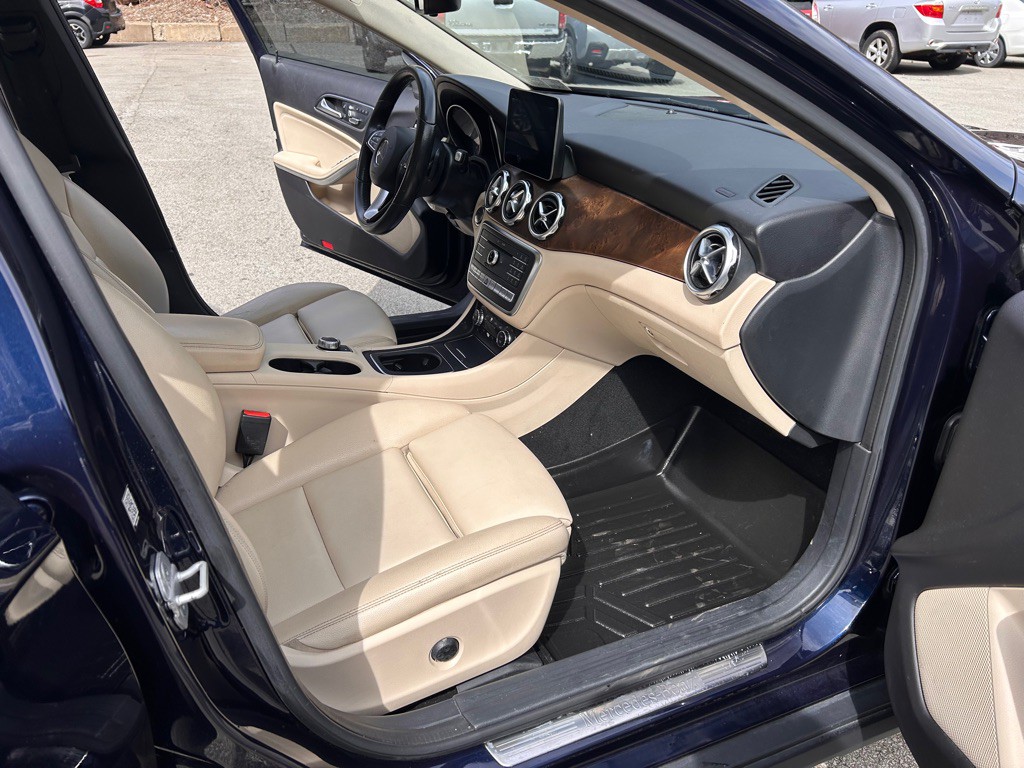 2018 Mercedes-Benz GLA-Class Image 14