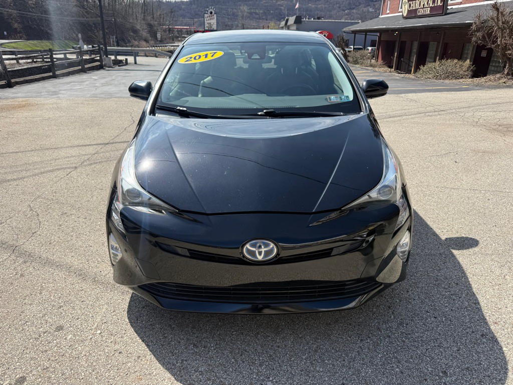 2017 Toyota Prius Image 2