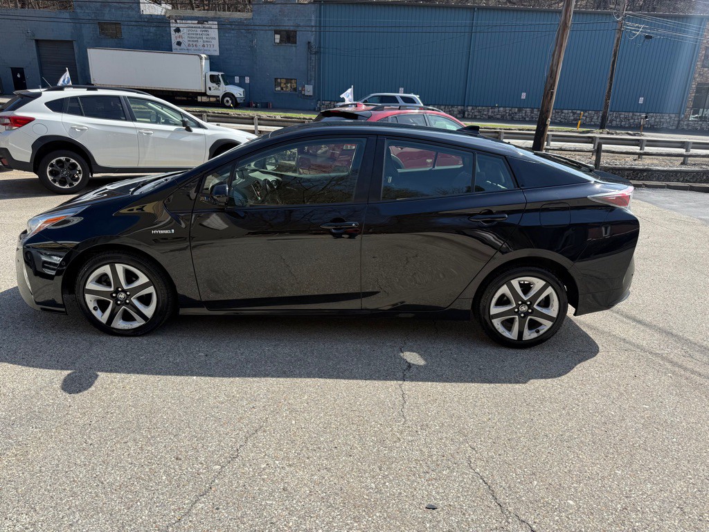 2017 Toyota Prius Image 4