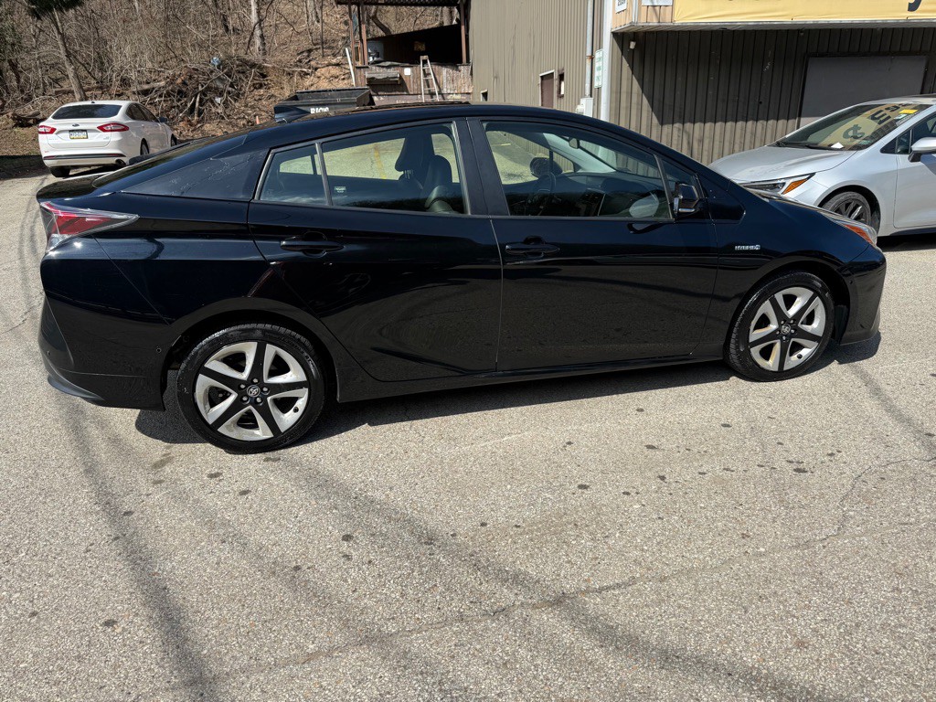 2017 Toyota Prius Image 8