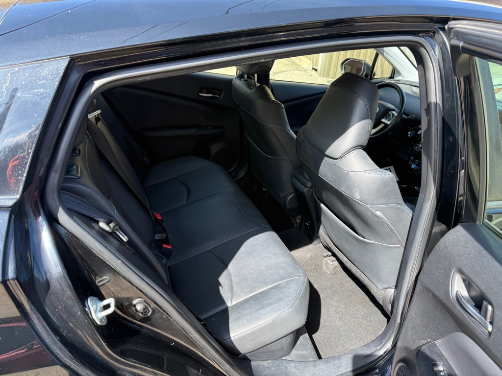 2017 Toyota Prius Image 13