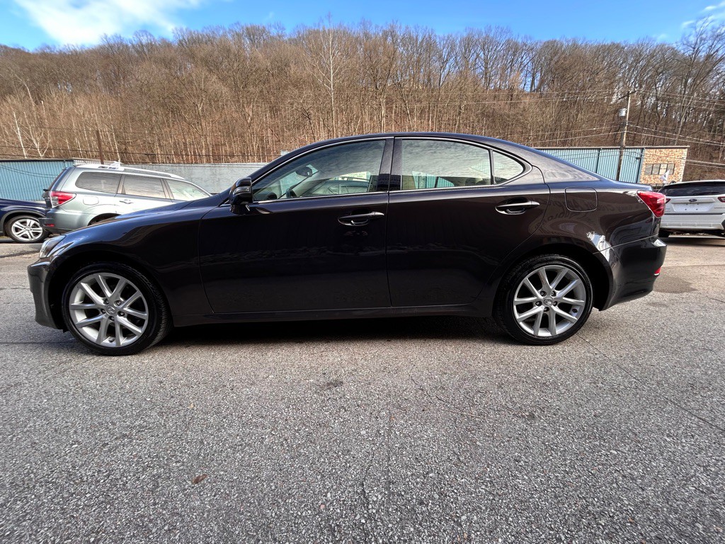 2013 Lexus IS Image 4