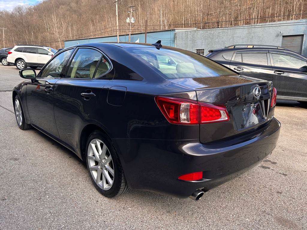 2013 Lexus IS Image 5